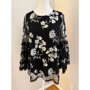 Alfani Top Women's XS Black White Geometric Print Bell Sleeve VNeck Step Hem NWT